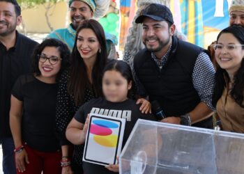 Festival de Día de Reyes Magos lleva alegría a familias de La Ribera