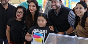 Festival de Día de Reyes Magos lleva alegría a familias de La Ribera