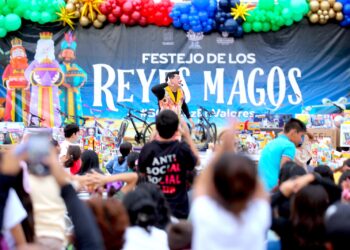 Emotiva celebración del Día de Reyes Magos encabeza Sol Delgado