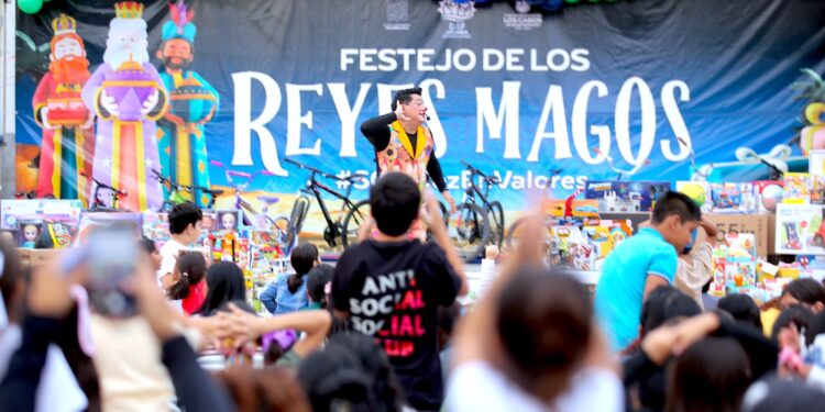 Emotiva celebración del Día de Reyes Magos encabeza Sol Delgado