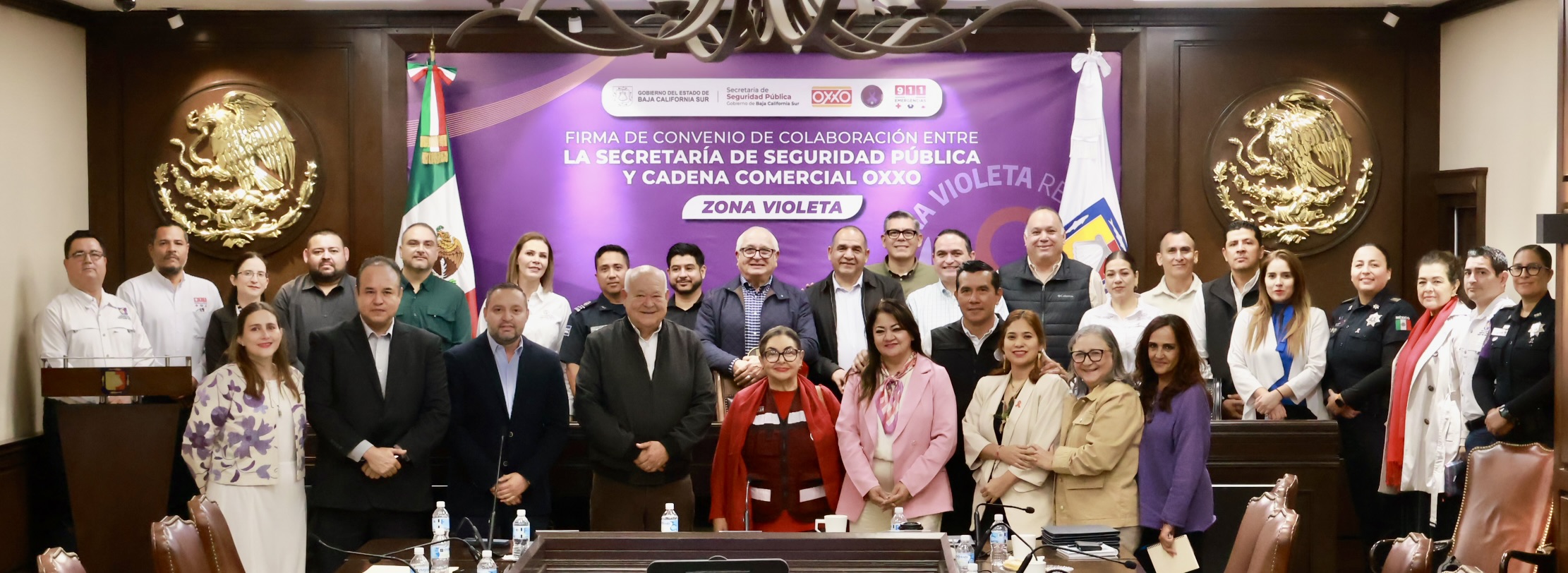 Gobierno de BCS y OXXO firman convenio para habilitar más de 400 Zonas Violeta en la entidad