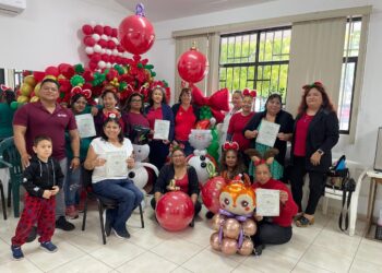 Más de 20 mil personas se capacitaron en los Centros de Desarrollo Comunitario del DIF La Paz