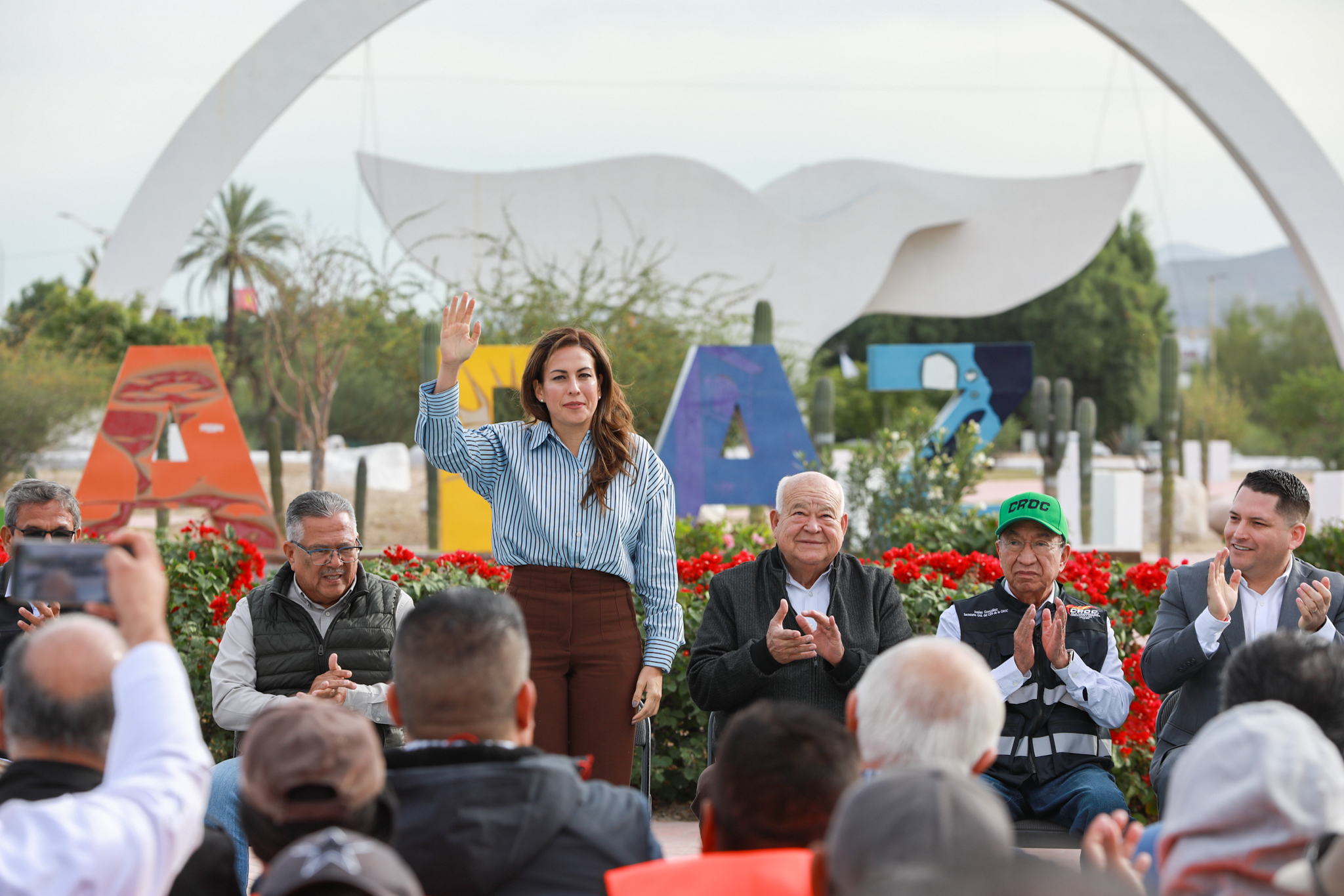 Fortalece Milena Quiroga imagen urbana y uso de agua tratada con obras en La Paz