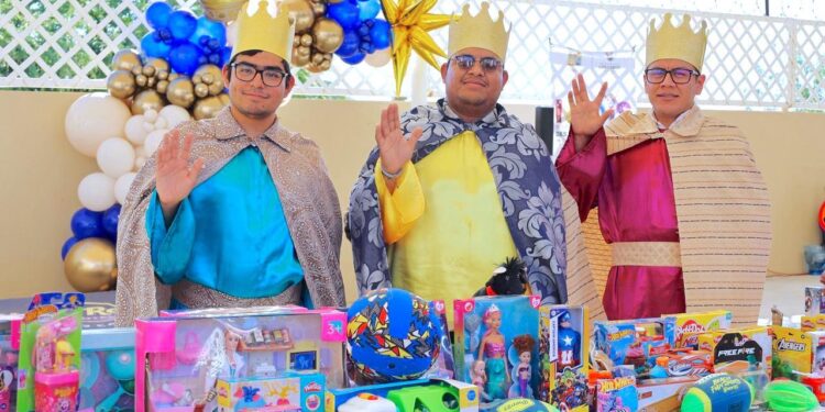 Celebran Día de Reyes en el Centro de Inclusión y Desarrollo de Cabo San Lucas