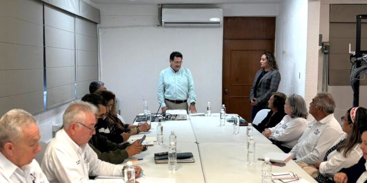 Fortalece ISSSTE BCS organización y comunicación con jubilados y pensionados