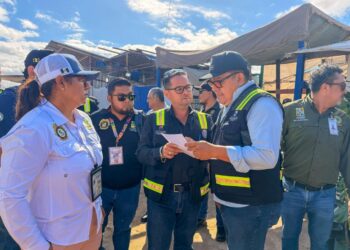 Autoridades de Los Cabos realizan operativo de ordenamiento en tianguis de la colonia Las Palmas en CSL