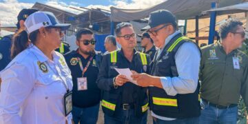 Autoridades de Los Cabos realizan operativo de ordenamiento en tianguis de la colonia Las Palmas en CSL