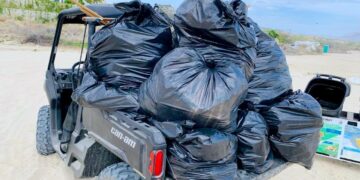 Se retiraron más de mil 327 toneladas de residuos en playas de Los Cabos durante 2025