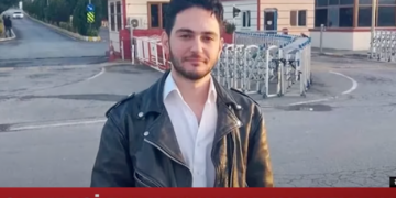 Turquía mantiene bajo arresto domiciliario a Furkan Karabay, uno de los periodistas más detenidos del país