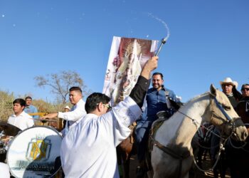 Cientos de jinetes se dan cita en la tradicional cabalgata de La Candelaria 