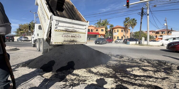 Caza Baches fortalece la seguridad vial en la colonia Guaymitas de San José del Cabo