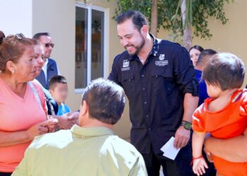 Alcalde Christian Agúndez se reúne con familias de niñas y niños que acuden al Centro de Inclusión y Desarrollo