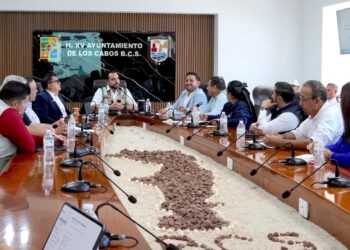 Atiende Christian Agúndez a representantes de Antorcha Campesina en Los Cabos