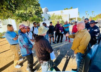 Acuerdan establecer mesa de trabajo para regularizar actividad en Marina de Cabo San Lucas