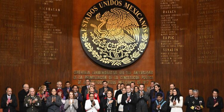 Refrenda Víctor Manuel Castro Cosío compromiso con la Constitución y la Cuarta Transformación