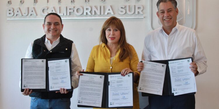 Firman SETUE y NAFIN–Bancomext convenio para fortalecer al sector empresarial de BCS