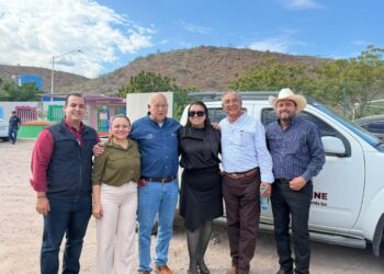 Entrega Gobierno Estatal unidad de transporte al CREN de Loreto en apoyo a la formación de docentes