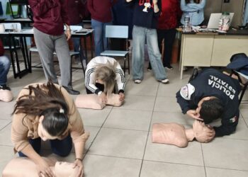 Imparte Proximidad Social capacitación en primeros auxilios a docentes de primaria en La Paz