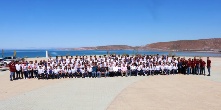 Reconoce Gobernador VMCC a más de 200 deportistas y entrenadores; entrega estímulos por 1.8 millones de pesos