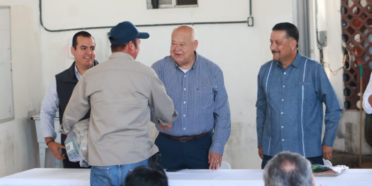 Entrega Gobernador vehículos y equipamiento; fortalece la operatividad del área de Servicios Generales