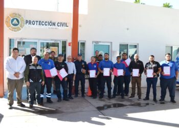 Entregan certificaciones a operadores de vehículos de emergencia en La Paz