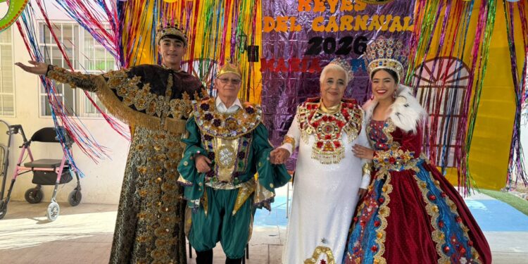 Adultos mayores celebran el Carnaval La Paz 2026 en la Casa de Día Santa Fe