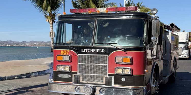 Refuerzan Bomberos de La Paz el parque vehicular con una unidad extintora