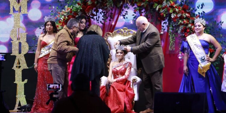 Encabeza Gobernador XXXI festival internacional de la ballena gris en Puerto Adolfo López Mateos