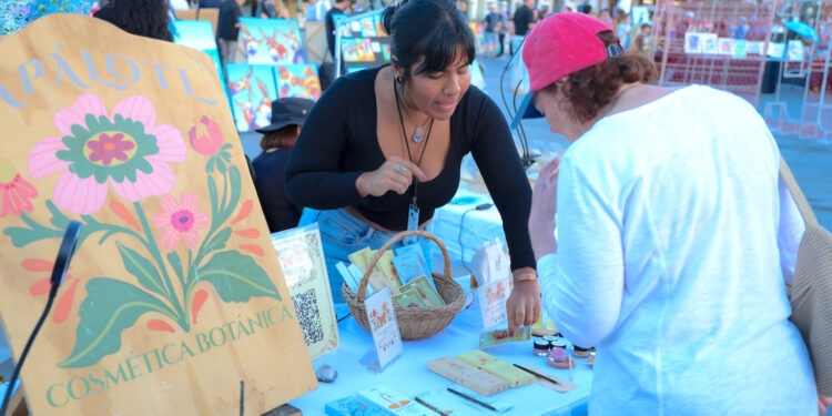 Celebran en Los Cabos la tercera edición del Bazar Juvenil 