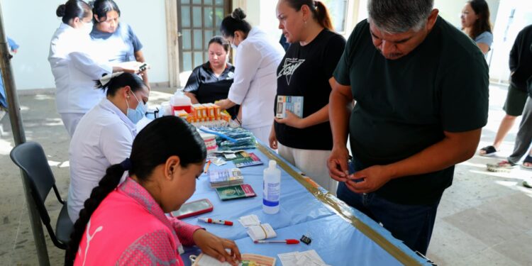 Instala Ayuntamiento de Los Cabos módulo de vacunación contra el sarampión