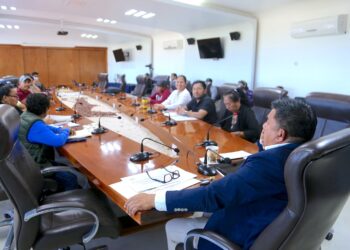 Autoridades municipales y locatarios del Tianguis “Las Palmas” acuerdan acciones para mejorar las condiciones de limpieza, el orden y la seguridad