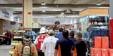 Con atención inmediata, descarta Protección Civil fuga de gas en centro comercial de Cabo San Lucas