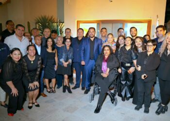 Reconoce Alcalde Christian Agúndez labor de comunicadores de Los Cabos