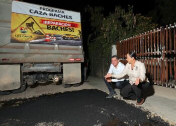 Programa Caza Baches atiende calles en la delegación municipal de Santiago