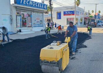 Cuadrillas de “Caza Baches” rehabilitan vialidades en San José del Cabo y Santiago