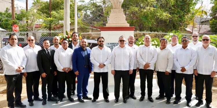 Conmemoran el 220° aniversario del natalicio de Benito Juárez García en Cabo San Lucas