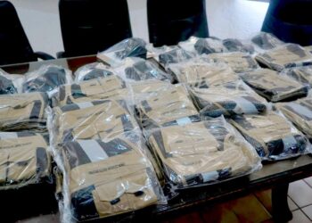 Autoridades municipales entregan uniformes a subdelegadas y subdelegados de Cabo San Lucas