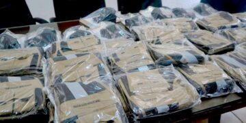 Autoridades municipales entregan uniformes a subdelegadas y subdelegados de Cabo San Lucas