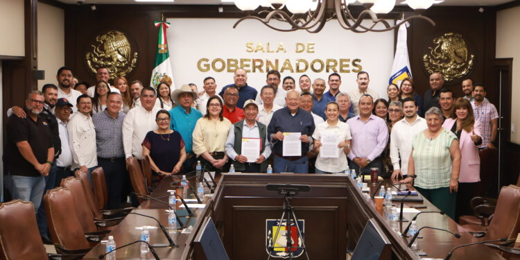 Acuerdan Gobierno del Estado y CROC impulsar obras de conservación de agua y suelos en BCS