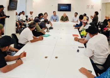 Sostiene Gobernador encuentro con prestadores de servicios turísticos de Los Cabos; acuerda reunión con Marina