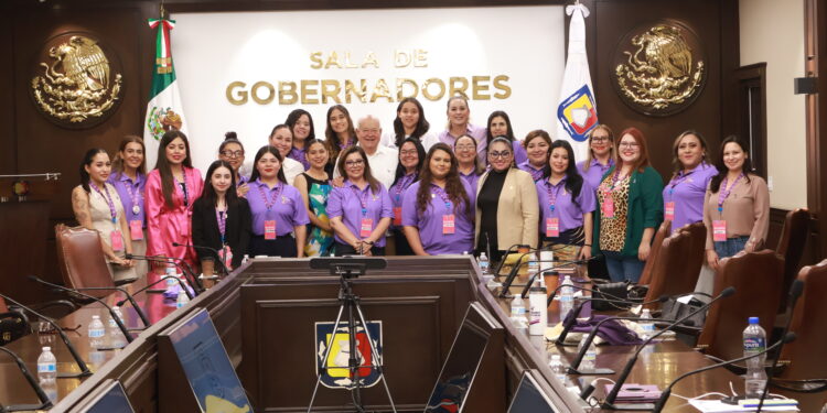 Recibe Gobernador al IV Parlamento de Mujeres de BCS 2026