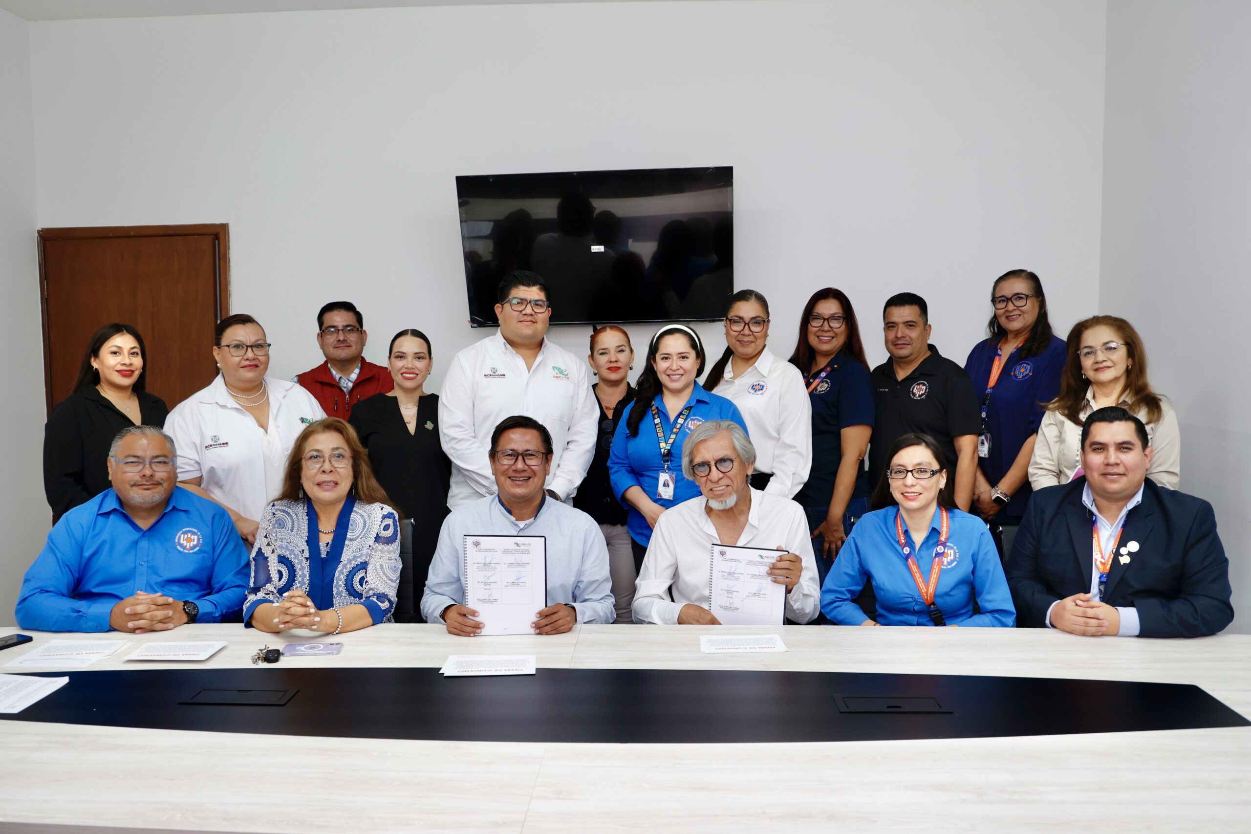 CECYTEBCS firma convenio de colaboración con UNIPAZ