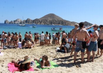 Arribarán entre 45 y 50 mil jóvenes a Los Cabos por Spring Break 2026; estiman derrama superior a 50 MDD