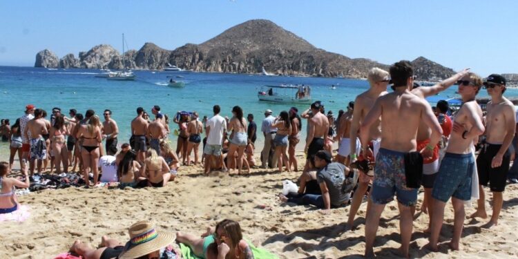 Arribarán entre 45 y 50 mil jóvenes a Los Cabos por Spring Break 2026; estiman derrama superior a 50 MDD