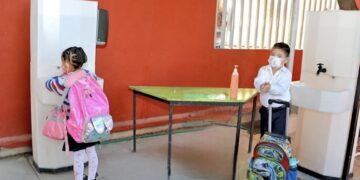 Capacitan a supervisores escolares en protocolo ante casos probables de sarampión