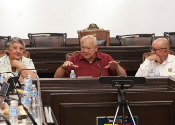 Preside Gobernador reunión de la Junta de Administración de la JEC BCS