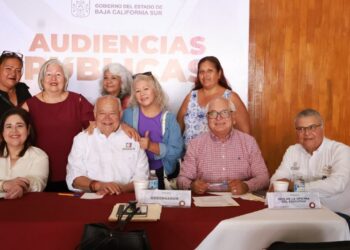 Refuerza gobernador Víctor Castro cercanía con la ciudadanía en audiencias públicas