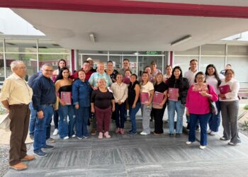 Entrega Gobernador de BCS acciones de vivienda en beneficio de familias de Santa Rosalía