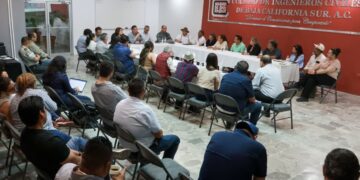 Acuerdan Gobierno y vecinos presentar propuesta de modificación a obra carretera en Chametla y El Centenario