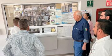 Supervisa Gobernador Castro Cosío avances de obras de salud que benefician a la población de Comondú